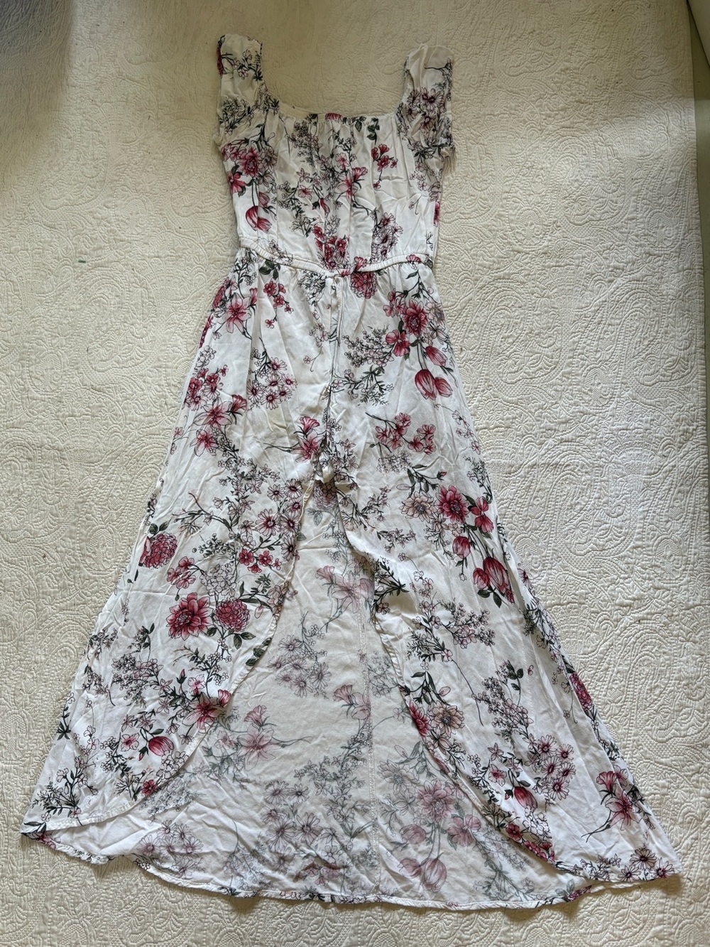 Women’s Floral White & Pink Romper Dress w/ shorts by Love J - size small